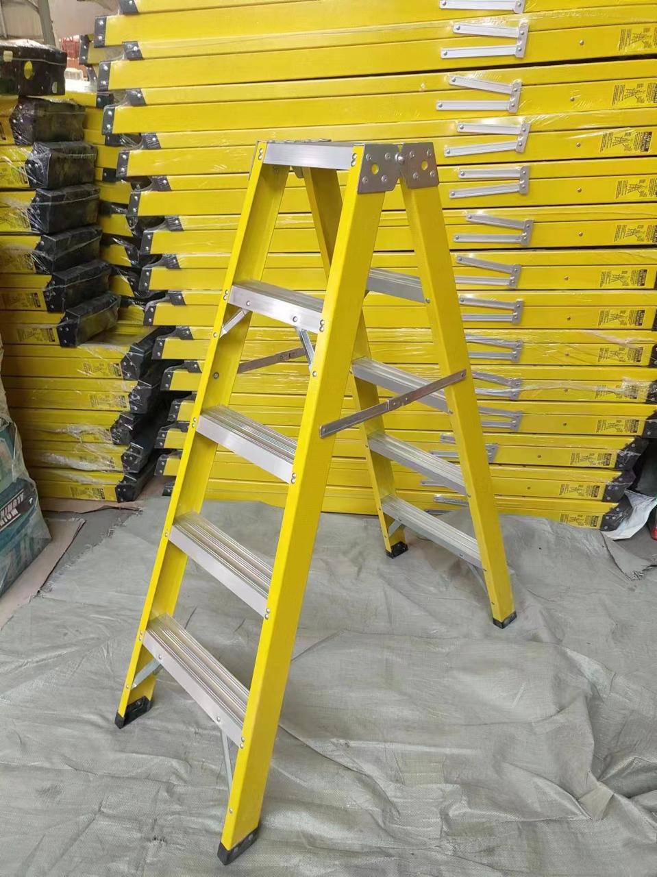 Escaleras de fibra de vidrio CRONOS LADDER